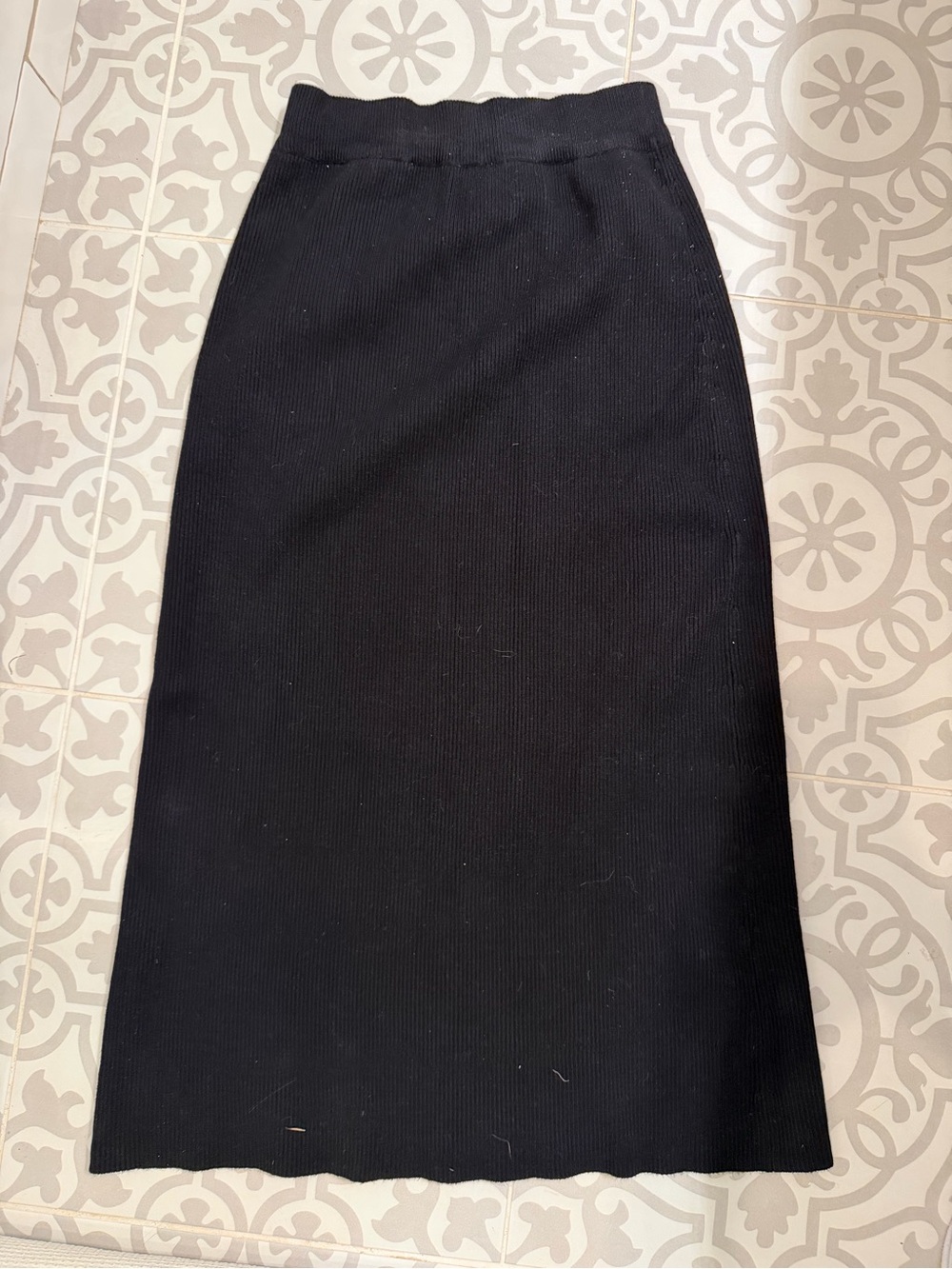 Zara Women’s Black Button-Front Knit Midi Skirt - Picture 2 of 4